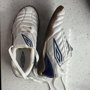Umbro White and Navy Indoor Soccer Shoes size 2